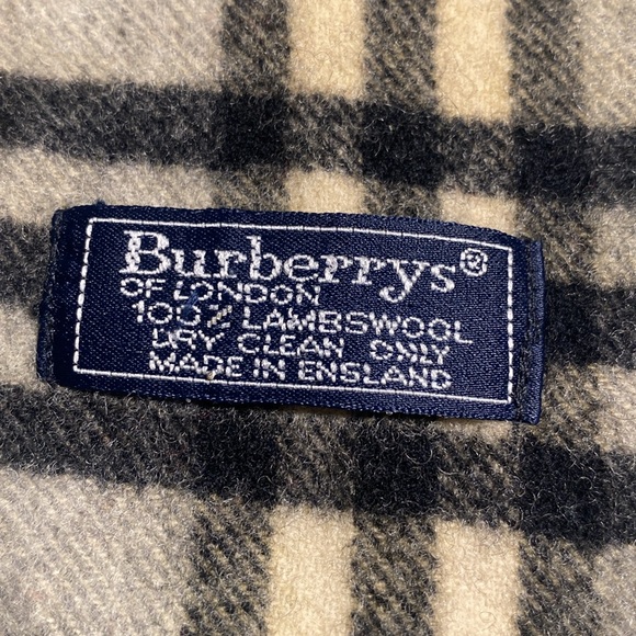 Burberry Scarf - Picture 3 of 4